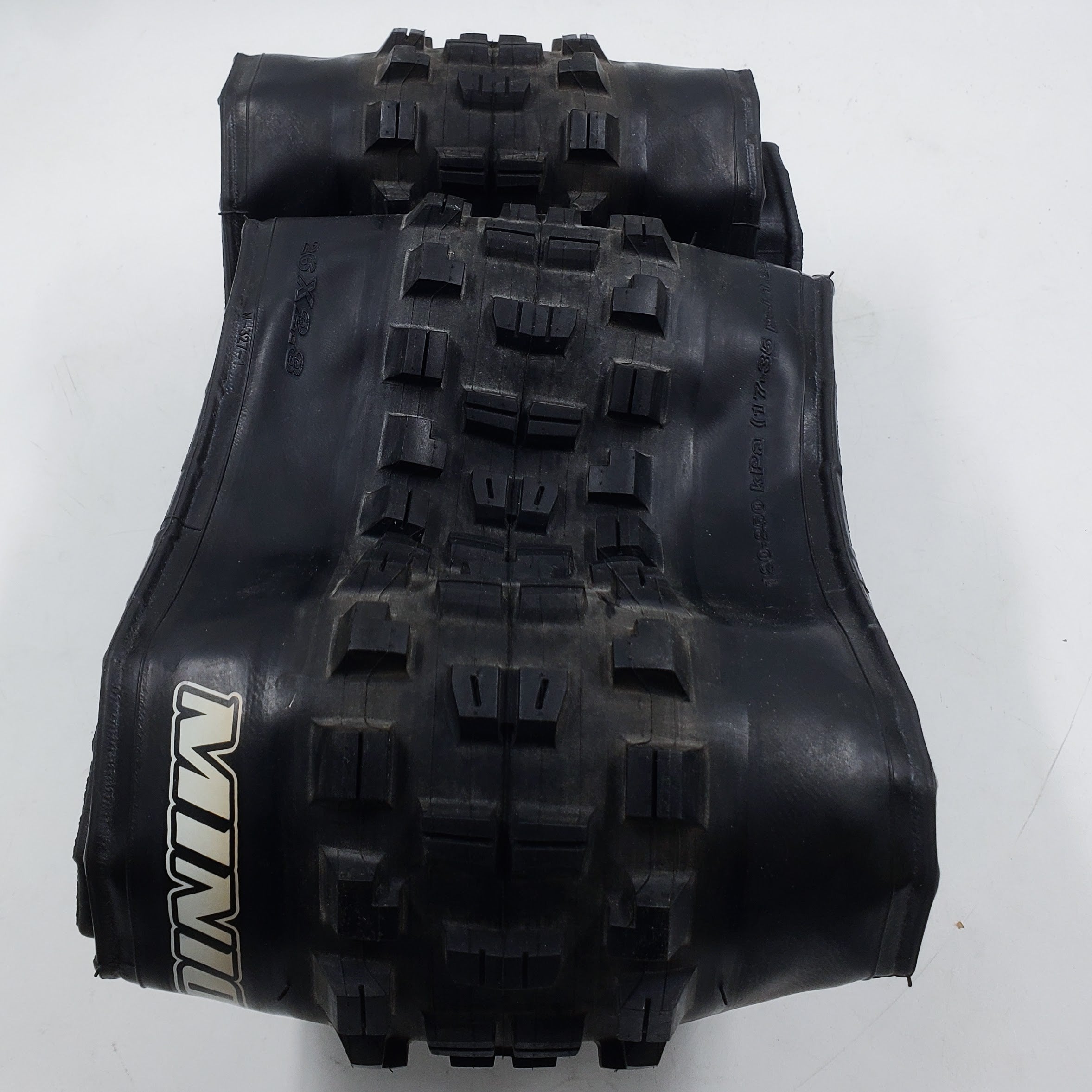 Open Box Maxxis Minion DHR II 26x2.80 Folding Tubeless Ready Tire, No Bag