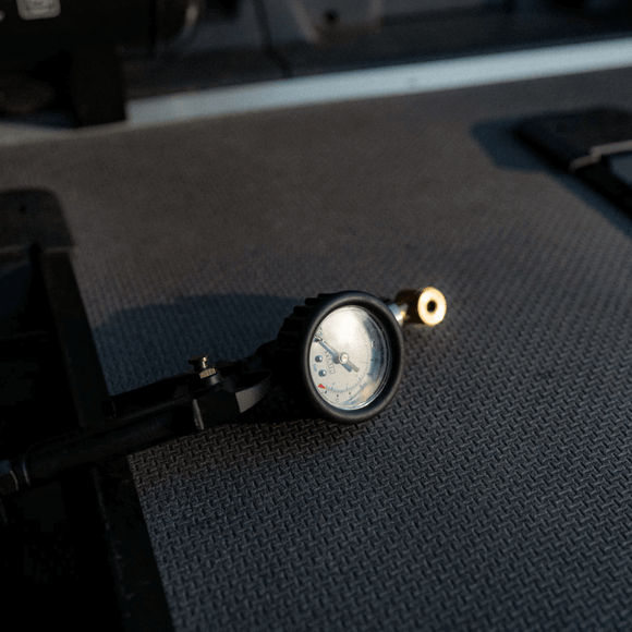 TLC Inflator 00055 w/ Mechanical Gauge 0-120PSI