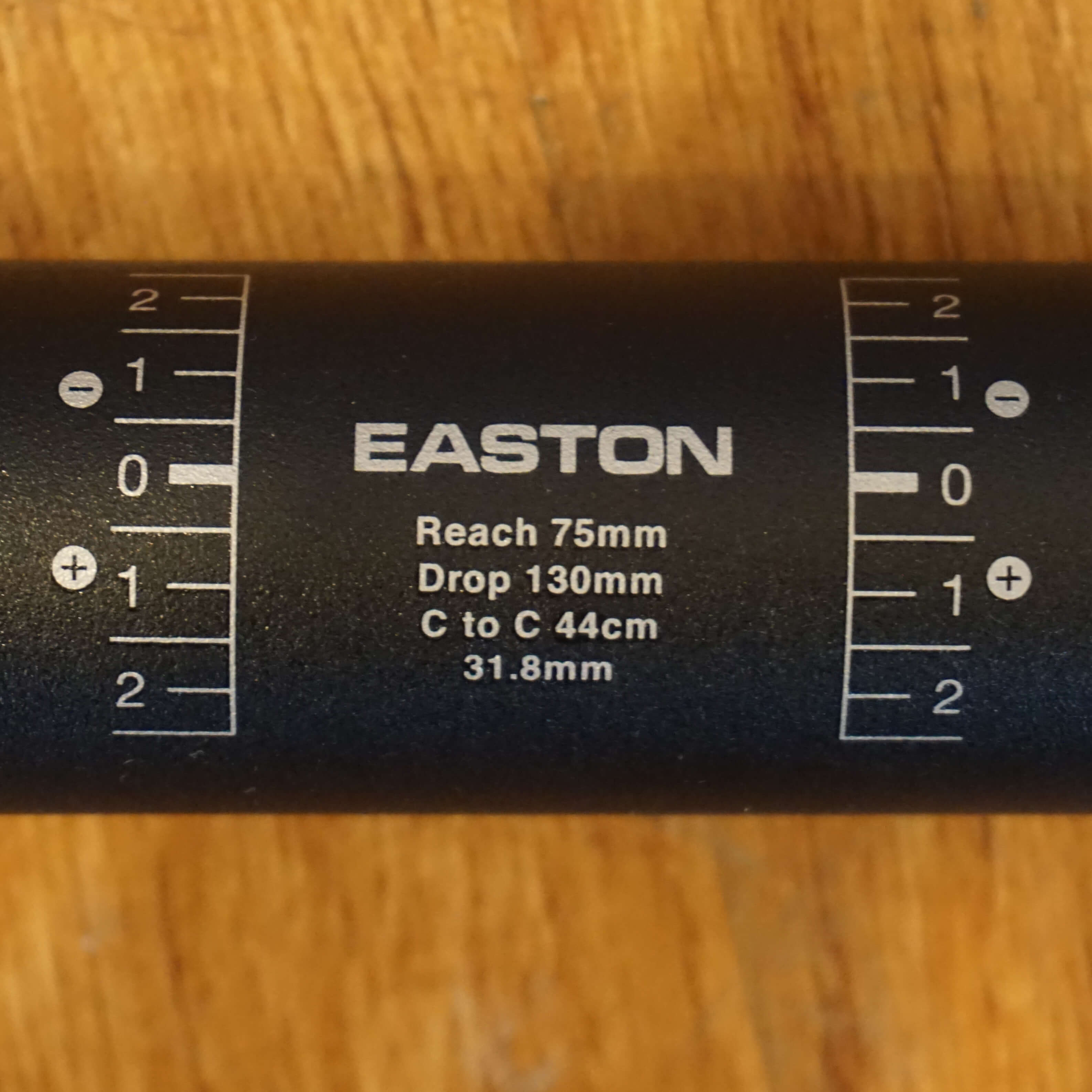 Open Box Easton Handlebar EA50 RB DG 44 ERGO 31.8mm Black - The Bikesmiths